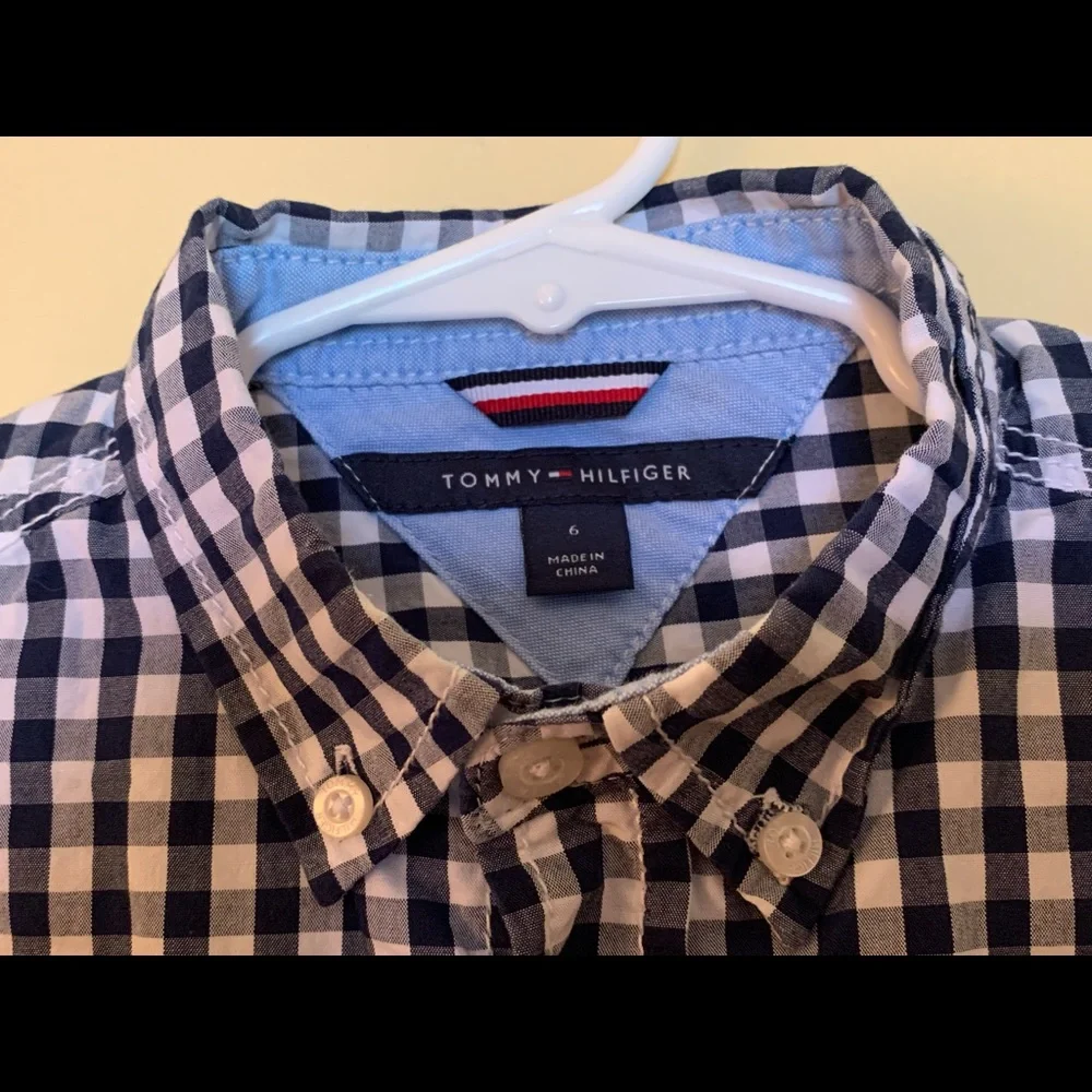 Tommy Hilfigur Boys Button Down plaid shirt-Navy /white - Picture 6 of 10